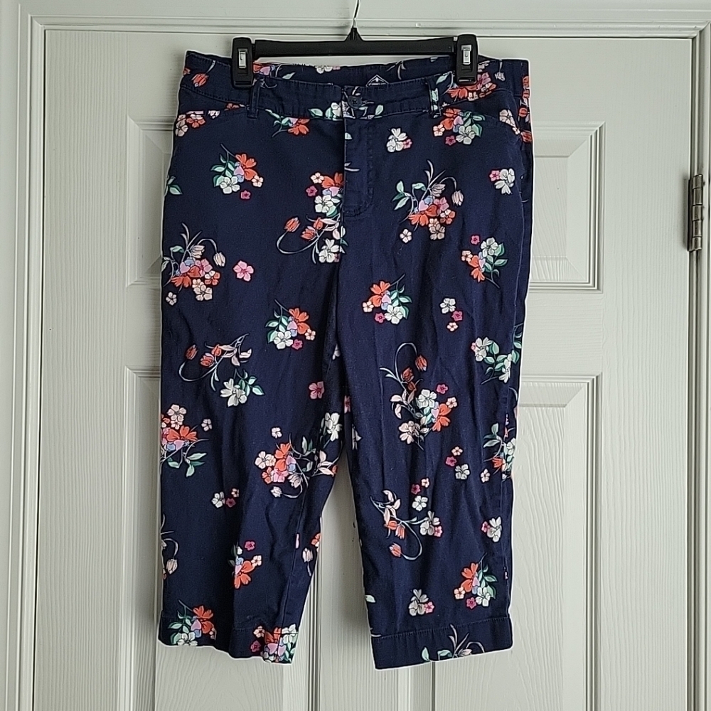 St John's Bay Women's Floral Capri Pants